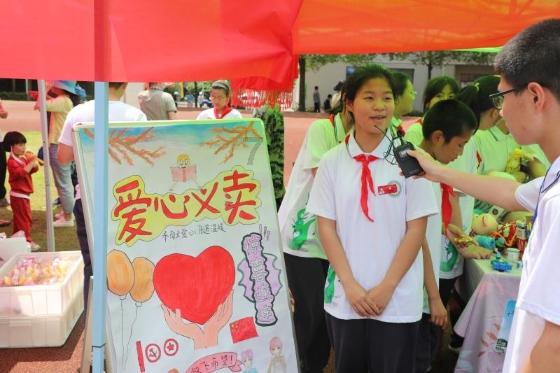 僵尸吃怪物